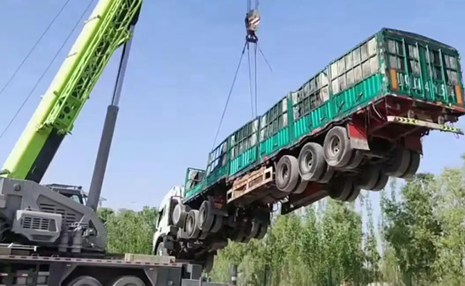 左贡道路脱困救援案例